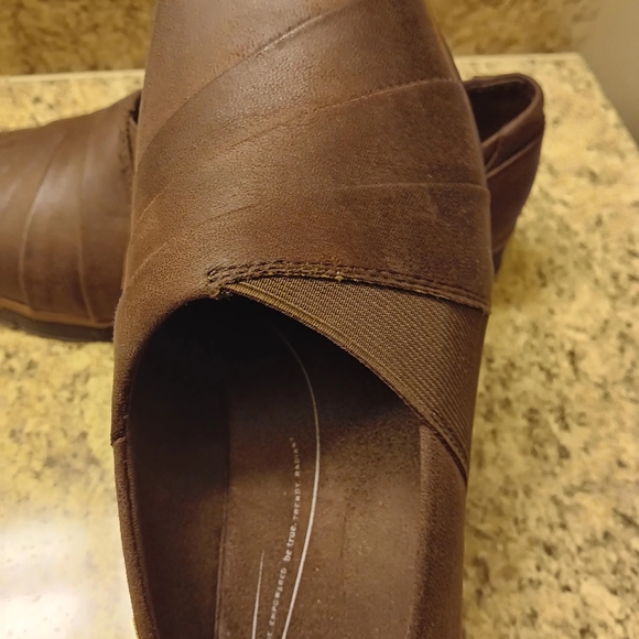 Women size 11 B-true by Baretraps brown shoe - Picture 1 of 6